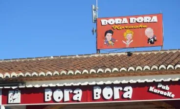 Pub Karaoke Bora-Bora en la Playa del Arenal de Jávea