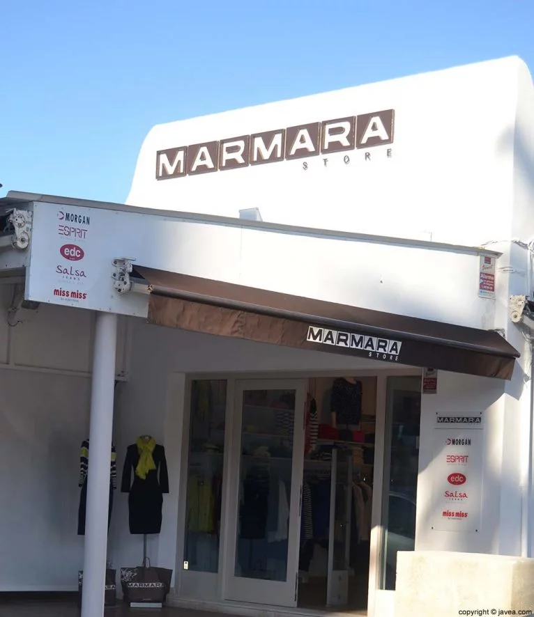 Tienda de ropa Marmara en la Playa del Arenal de Jávea