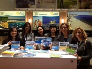 Técnicos de turismo de la Costa Blanca en el stand de la feria de Moscú