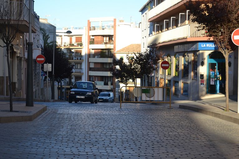 Cruce en el que se instala la valla que impide que los coches bajen a Príncipe de Asturias