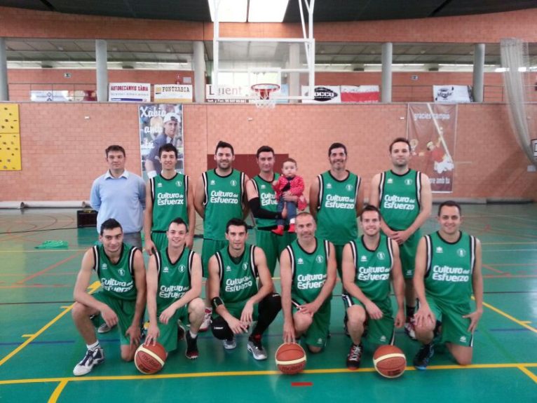 Joventut Xàbia senior venció justamente al Nou Basket Alcoy por 73 a 68