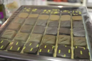 Lamines de chocolate en Cosas de Malú en el Mercado Municipal de Dénia