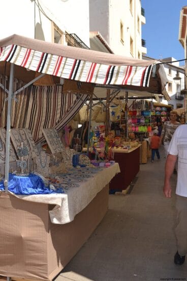 Las calles del Casco Antiguo de Xàbia se llenan de colorido durante la Semana Santa