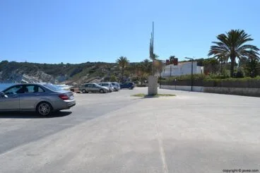 Parking de Cala Blanca para acceder a la playa