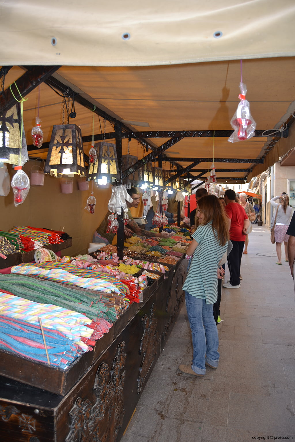 Puesto de gominolas artesanas en la Feria de Semana Santa de Jávea