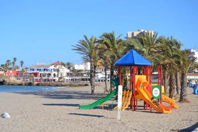 Imagen: Actividades infantiles en la Playa del Arenal de Jávea