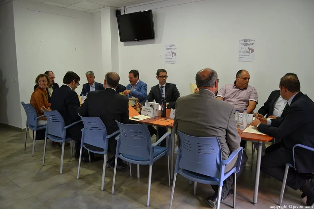 Alcaldes y alcaldesas de los municipios participantes en la ruta dels riuraus de la Marina Alta