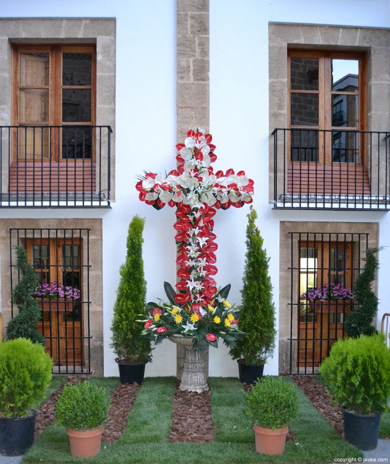 Cruz de la Plaza de la Iglesia en el Ayuntamiento de Jávea