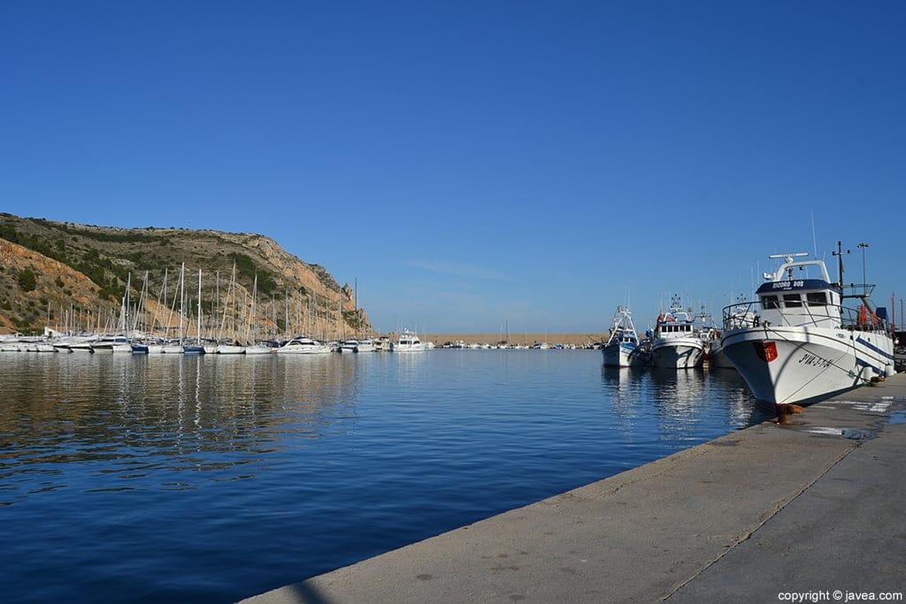 El Ayuntamiento de Jávea celebra una reunión informativa sobre la reordenación del Puerto de Jávea