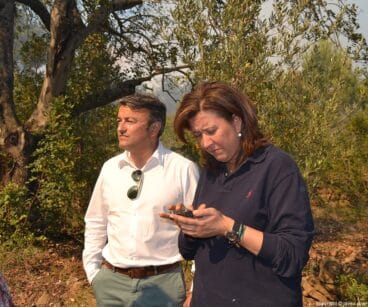 José Chulvi y Ana Kringe en el centro de operaciones del incendio del Montgó