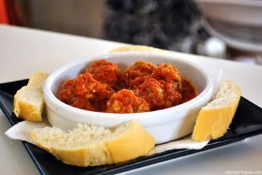 Tapa de albóndigas en La Paraeta