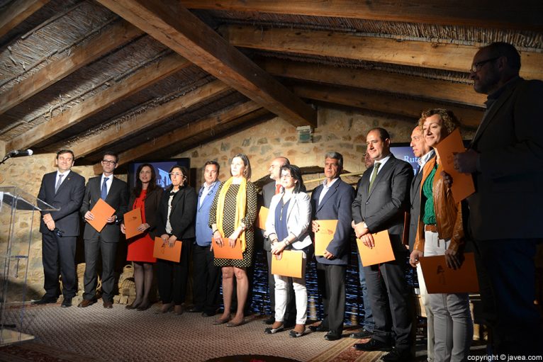 Los alcaldes y alcaldesas de los municipios de la Marina Alta participantes en la ruta dels riuraus