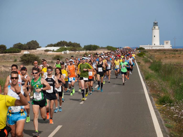 Salida de la VI Media Maratón de Formentera