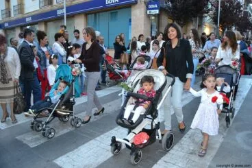 Ofrenda de flores en honor a jesús nazareno en Jávea