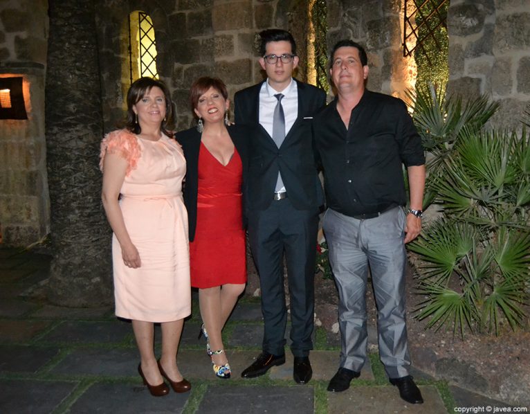 Quinto del 2014 con familiares en la fiesta de presentación del Carrasco