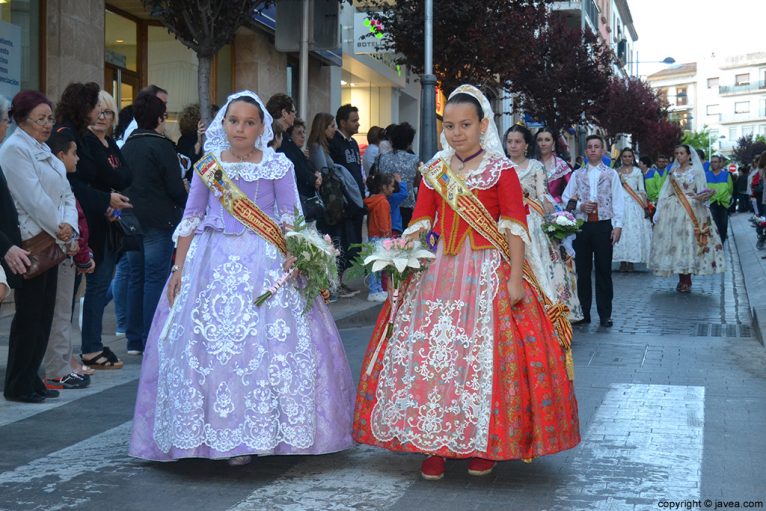 Tere Fornés Catalá y Arantxa Pons Escudero damas infantiles de les Fogueres de Sant Joan 2013