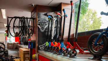Cascos, sillines, equipaciones y otros accesorios en Xabia’s Bike
