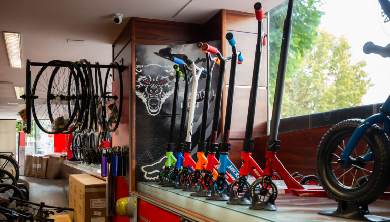 Cascos, sillines, equipaciones y otros accesorios en Xabia's Bike