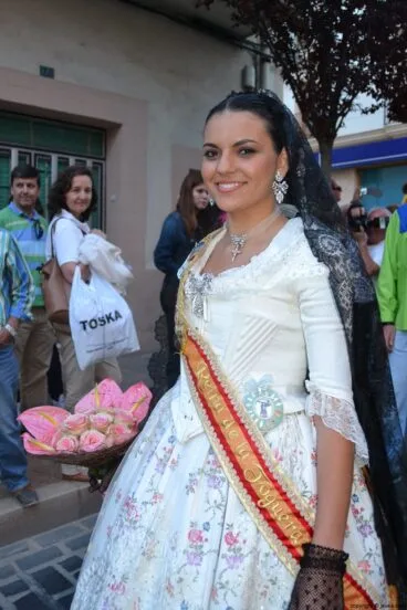 Ángela Devesa en la ofrenda de flores a Jesús Nazareno de Jávea