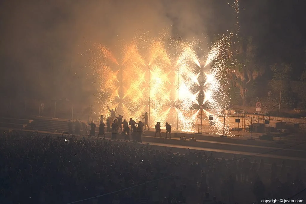 Correfocs de Xarxa Teatre en les Fogueres de Xàbia