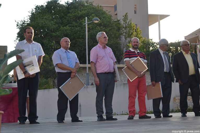 El presidente de la Banda del Poble Nou de Benitatxell y los diferentes presidentes de la Banda de Música de Xàbia