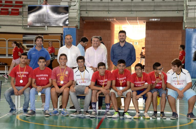 Juan Luis Cardona y José Chulvi con la gente de la Escuela de Fútbol Sala