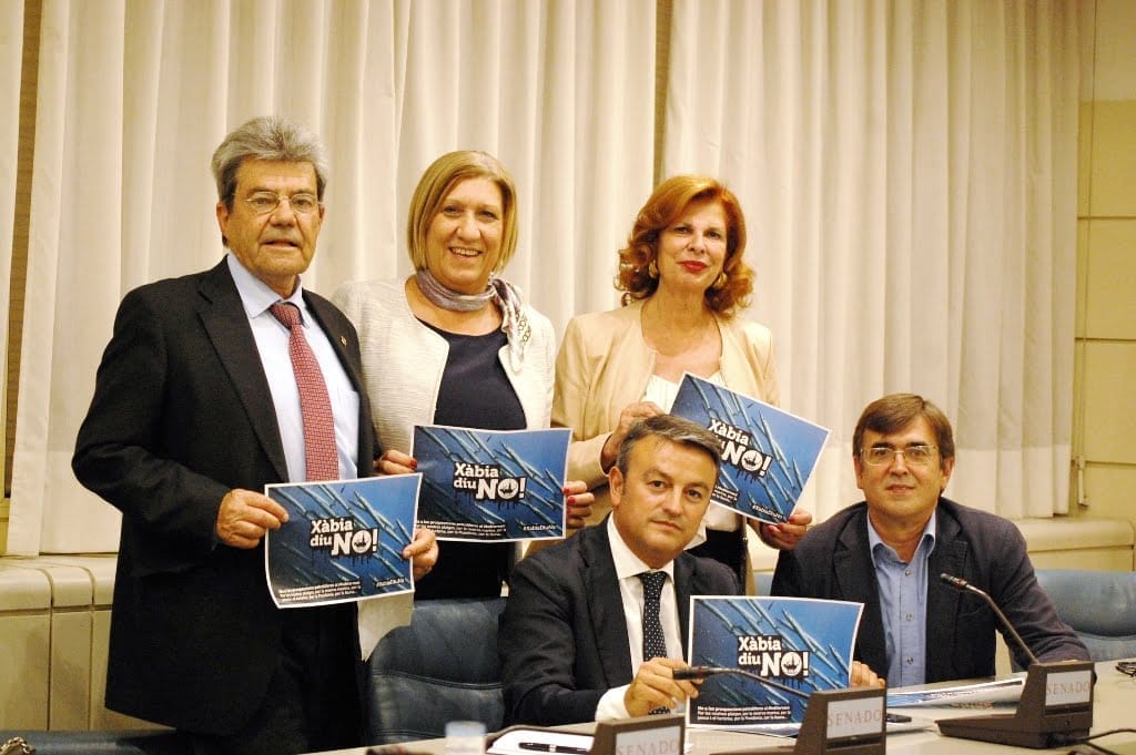 José Chulvi con representantes del Senado