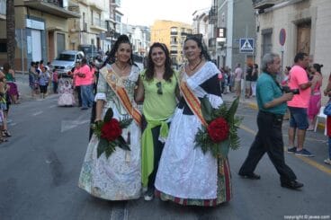 Las reinas de la quintà 1994 con la reina infantil de su año