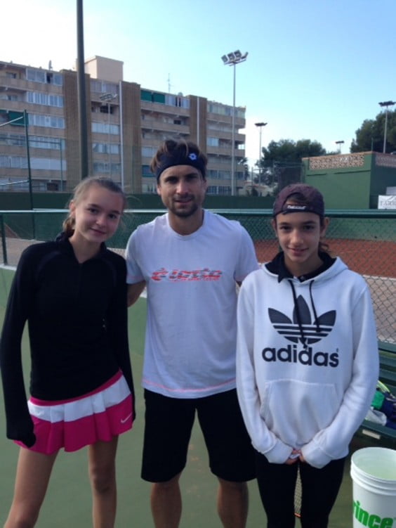 Laura Pellicer, a la izquierda,  junto con el tenista de Jávea David Ferrer