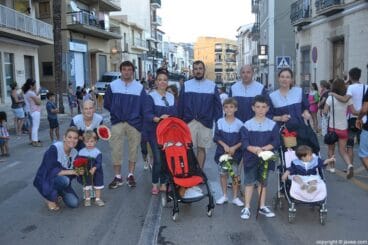 Les penyes Sanjoaneres de Xàbia participaron en la ofrenda al santo