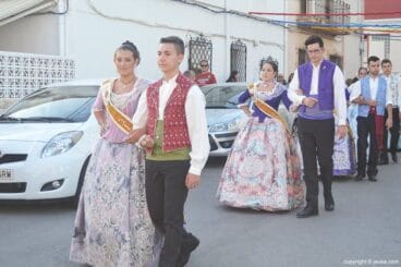 Los quintos del 2014 durante el pasacalle de sectores