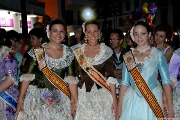 Lucía Andrés, Mar Bisquert y Berta Lucas en la cremà infantil