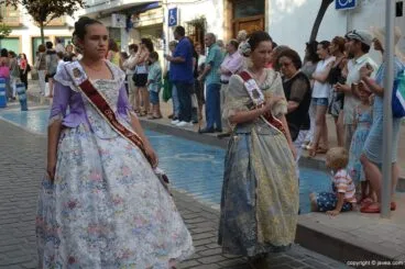 Miembros de la Comisión Juvenil en el pasacalle del Pregón