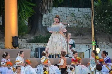 Olivia Clemente Ferrándiz en su discurso de despedida como reina de 2013 de Fogueres de Sant Joan