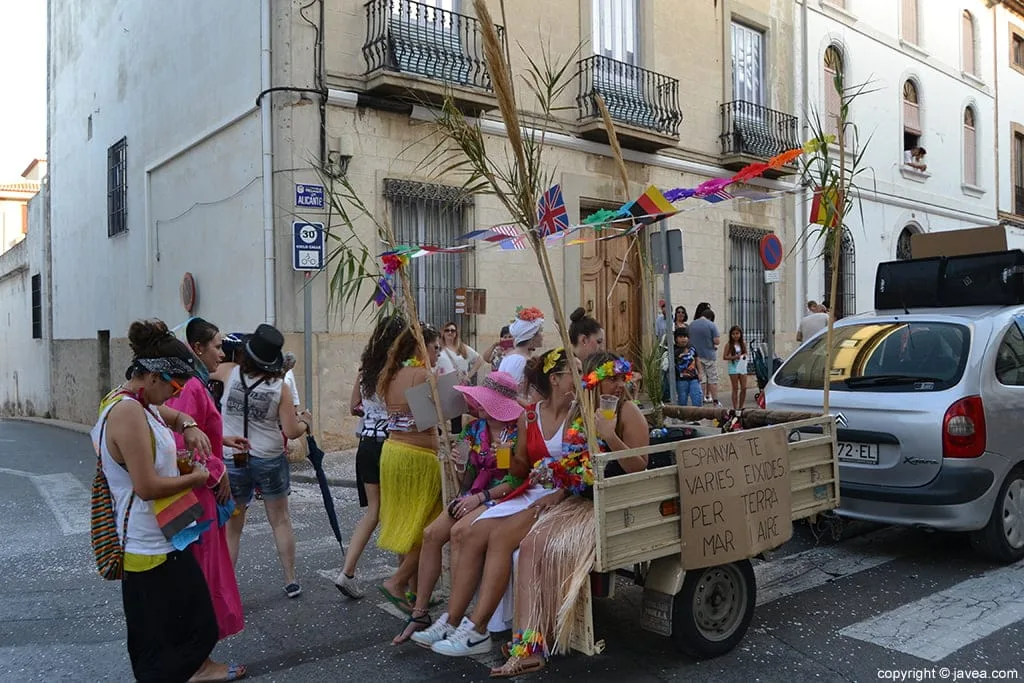 Penya Uff si hem som en el desfile de carrozas