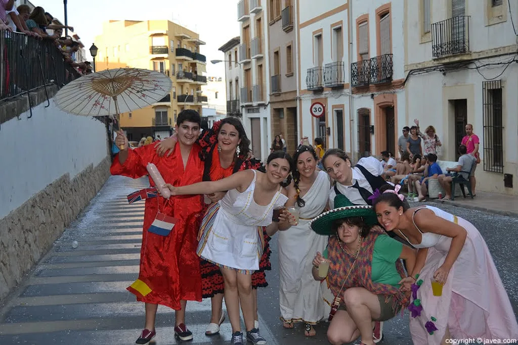 Penyes Santjoaneres en el desfile de carrozas