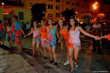 Quintas rodando la foguera