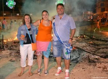 Tatiana Caballero Sánchez junto con sus padres