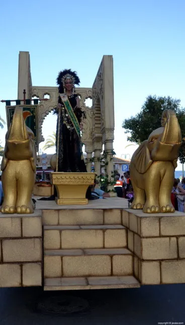 Abanderada mora 2014, Pilar Sig Raya