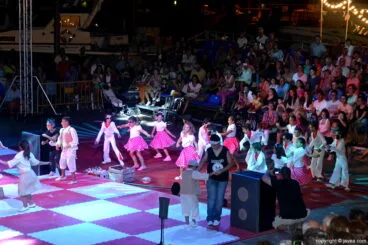 Alumnos del Trenc d’Alba también participaron en el Ajedrez Viviente con unas coreografías