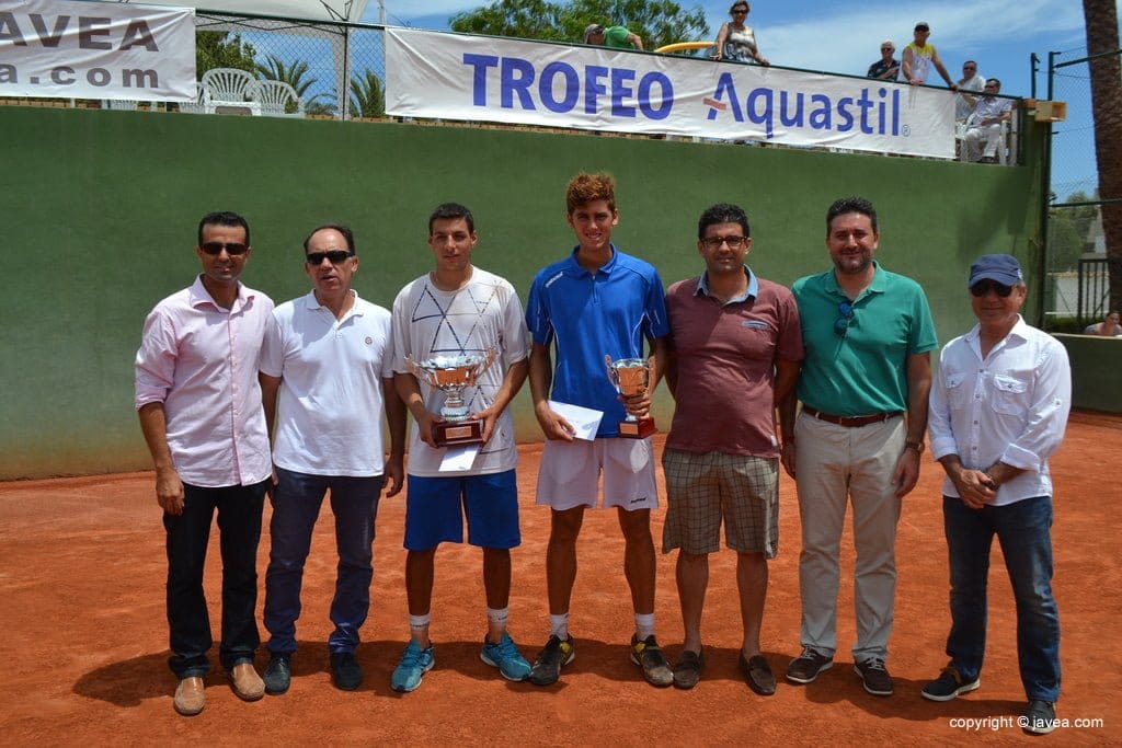 Bernabé Zapaya y Gonzalo Morell con autoridades