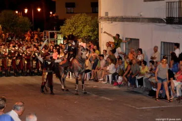 Cabo de escuadra de contrabandistes junto con el caballo