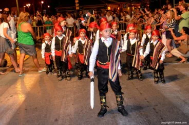 Escuadra infantil de la Filà Capitana Contrabandistes