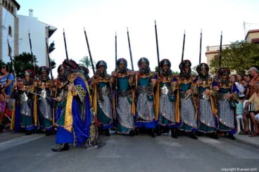 Filà Almoradins en el desfile de gala