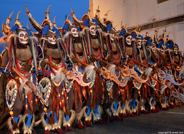 Filà Schaitans de Xàbia durante el desfile