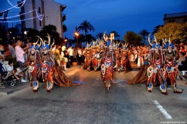 Filà Schaitans durante el desfile