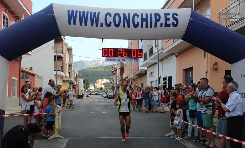Ignacio Cardona entrando en la meta de Palma de Gandía