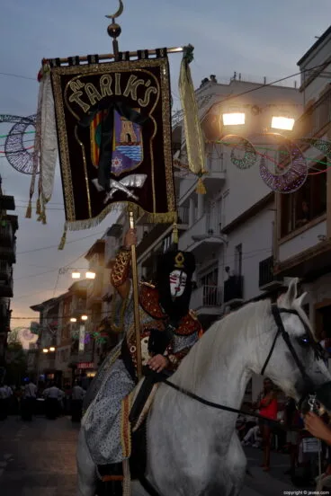 La Filà Al-Tarik’s se vistió de luto en el desfile de gala