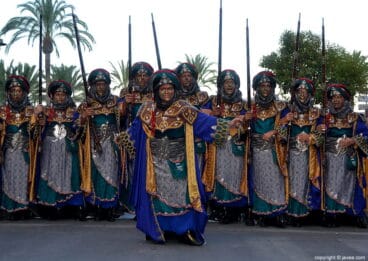 La Filà Almoradins en el desfile de gala