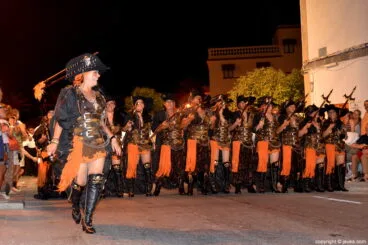 La Filà Pirates de Sant Jaume en el desfile de gala